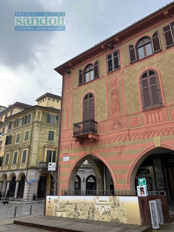 appartamento in vendita a Vercelli in zona Centro Città