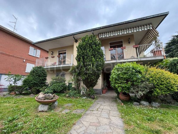 casa indipendente in vendita a Vercelli in zona Centro Città