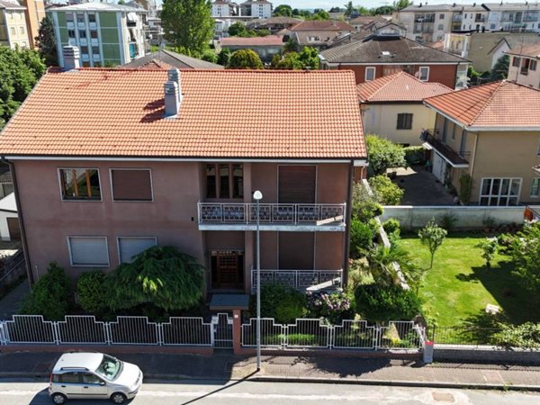 appartamento in vendita a Vercelli in zona Porta Torino