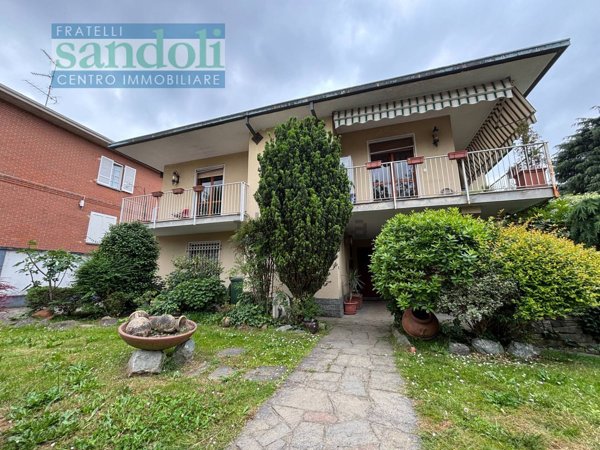 casa indipendente in vendita a Vercelli