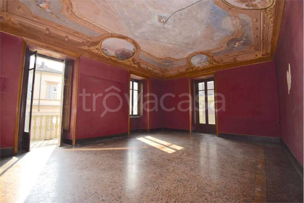 appartamento in vendita a Vercelli in zona Centro Città
