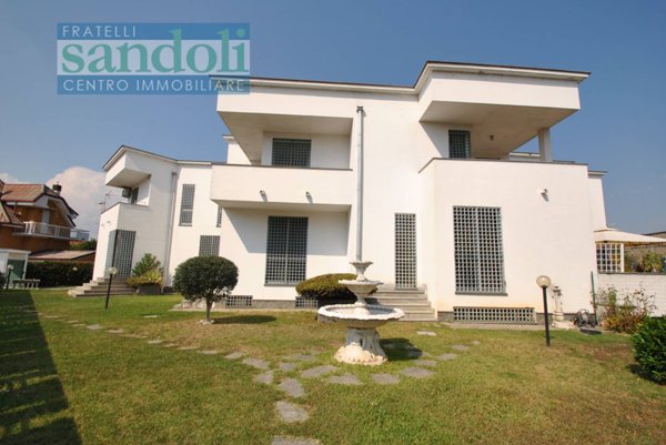 casa indipendente in vendita a Vercelli in zona Porta Torino
