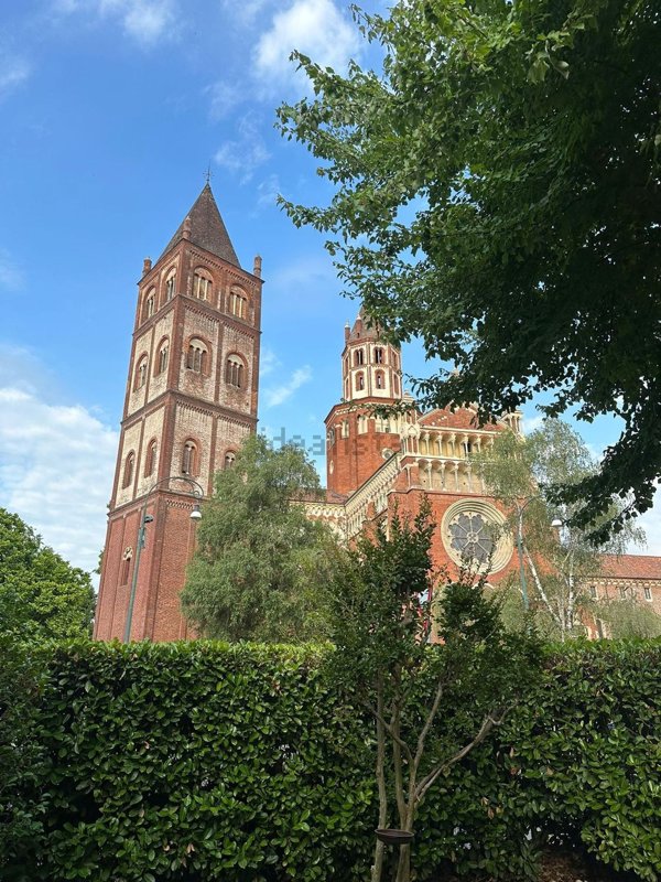 casa indipendente in vendita a Vercelli in zona Centro Città