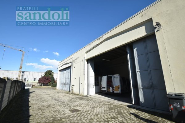 capannone in vendita a Vercelli in zona Porta Torino