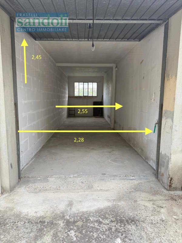 locale di sgombero in vendita a Vercelli in zona Corso Italia