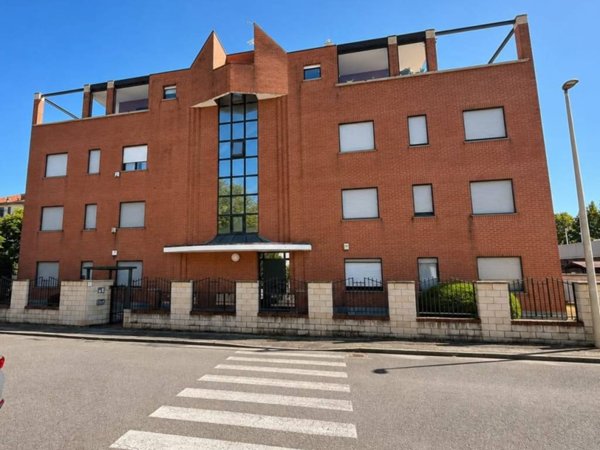 appartamento in vendita a Vercelli in zona Corso Tanaro