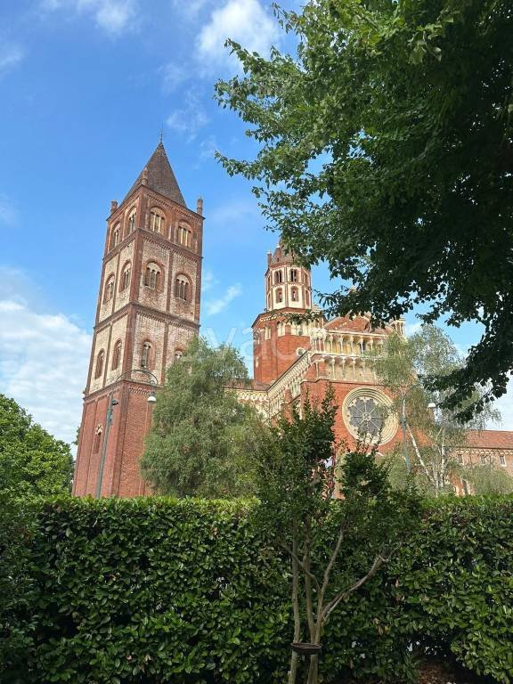 casa indipendente in vendita a Vercelli in zona Centro Città