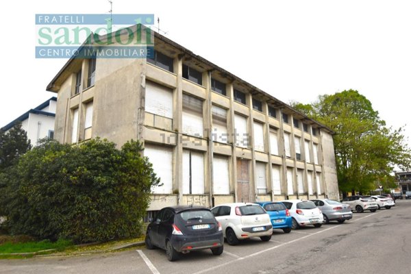 casa indipendente in vendita a Vercelli in zona Corso Tanaro