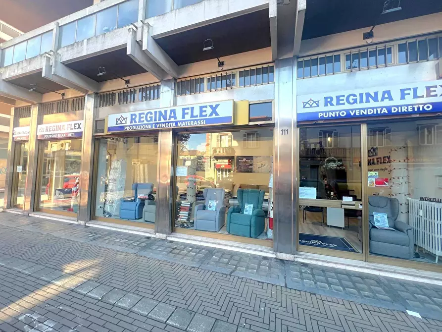 locale commerciale in vendita a Vercelli in zona Corso Prestinari