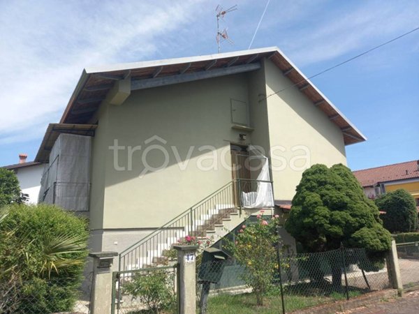 casa indipendente in vendita a Vercelli