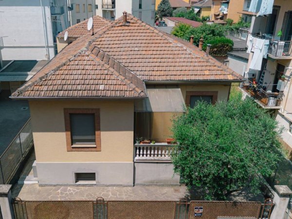 casa indipendente in vendita a Vercelli in zona Zona Belvedere