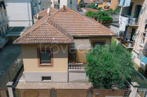 casa indipendente in vendita a Vercelli
