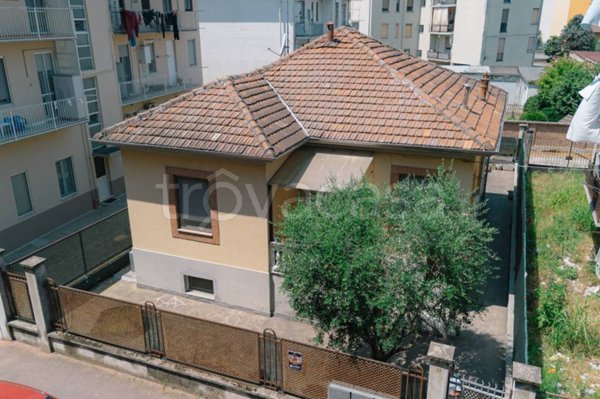 casa indipendente in vendita a Vercelli