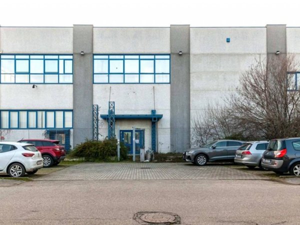 capannone in vendita a Vercelli in zona Porta Torino