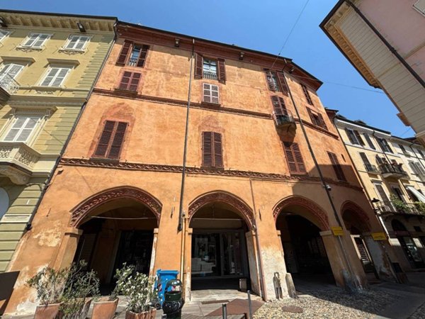appartamento in vendita a Vercelli in zona Centro Città