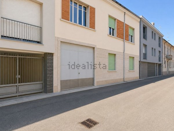 casa indipendente in vendita a Vercelli