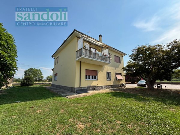 casa indipendente in vendita a Vercelli