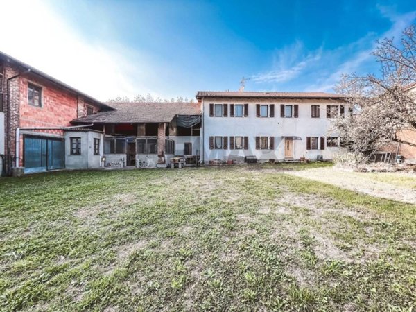 casa indipendente in vendita a Vercelli