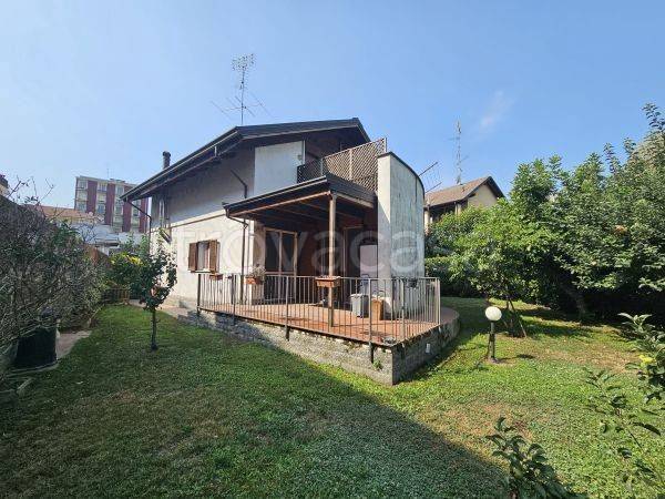 casa indipendente in vendita a Vercelli