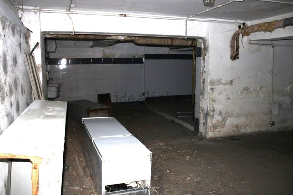 locale di sgombero in vendita a Vercelli