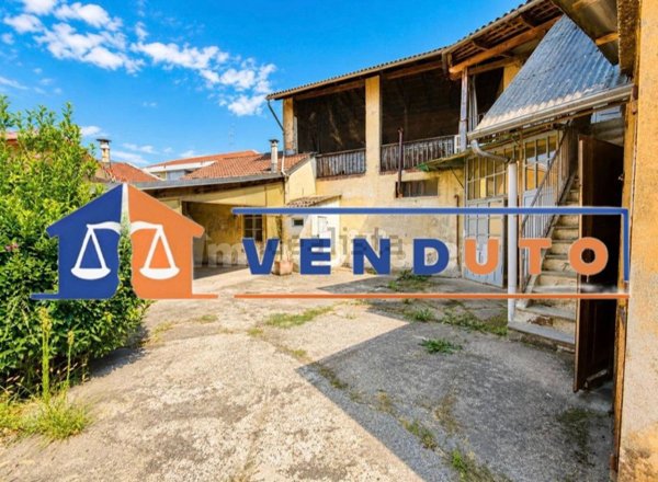 casa indipendente in vendita a Vercelli in zona Cappuccini
