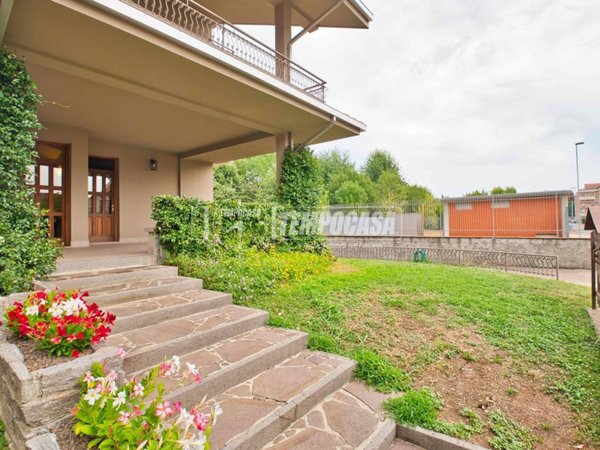 casa indipendente in vendita a Vercelli
