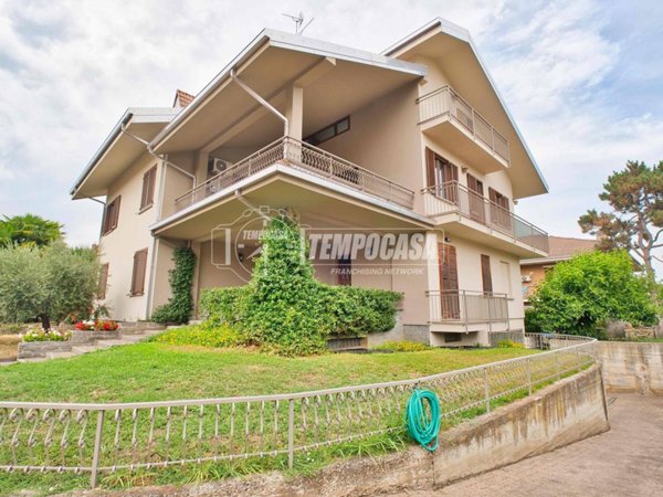 casa indipendente in vendita a Vercelli