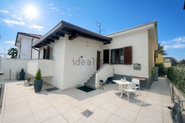 casa indipendente in vendita a Vercelli