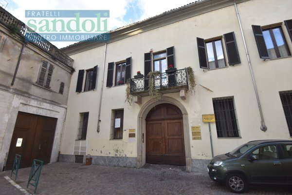 ufficio in vendita a Vercelli in zona Centro Città