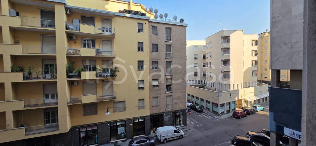 appartamento in vendita a Vercelli in zona Centro Città