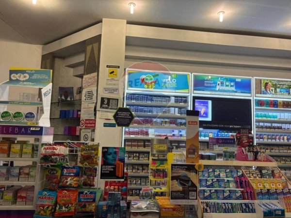 negozio in vendita a Vercelli in zona Corso Tanaro