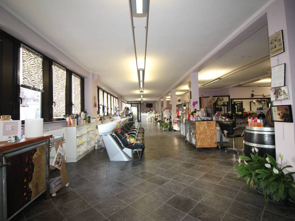 negozio in vendita a Vercelli