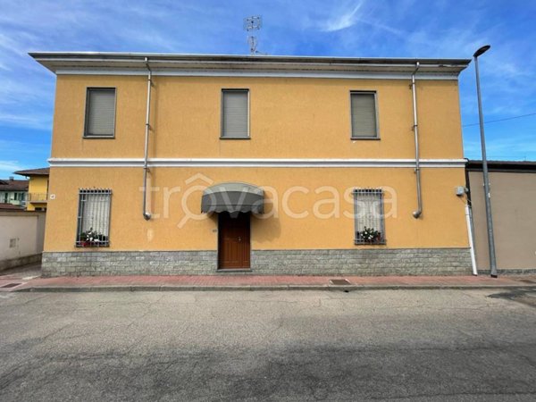 casa indipendente in vendita a Vercelli in zona Cappuccini