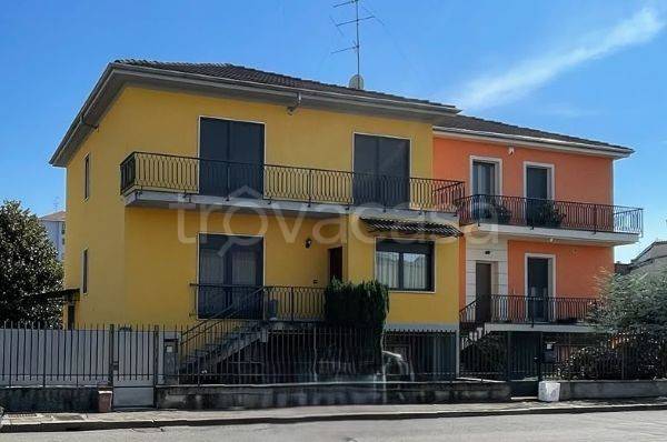 casa indipendente in vendita a Vercelli in zona Corso Prestinari
