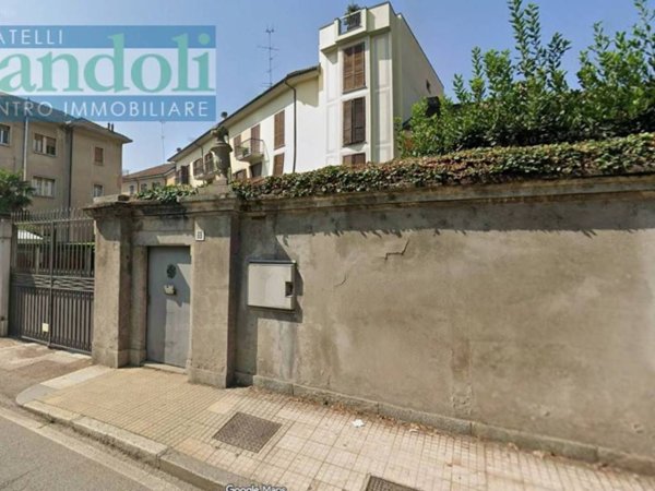 box auto in vendita a Vercelli in zona Centro Città
