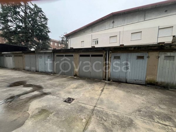 box auto in vendita a Vercelli in zona Centro Città