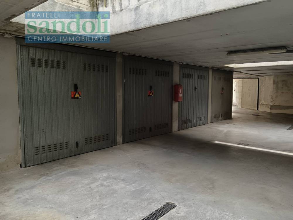 box auto in vendita a Vercelli in zona Centro Città