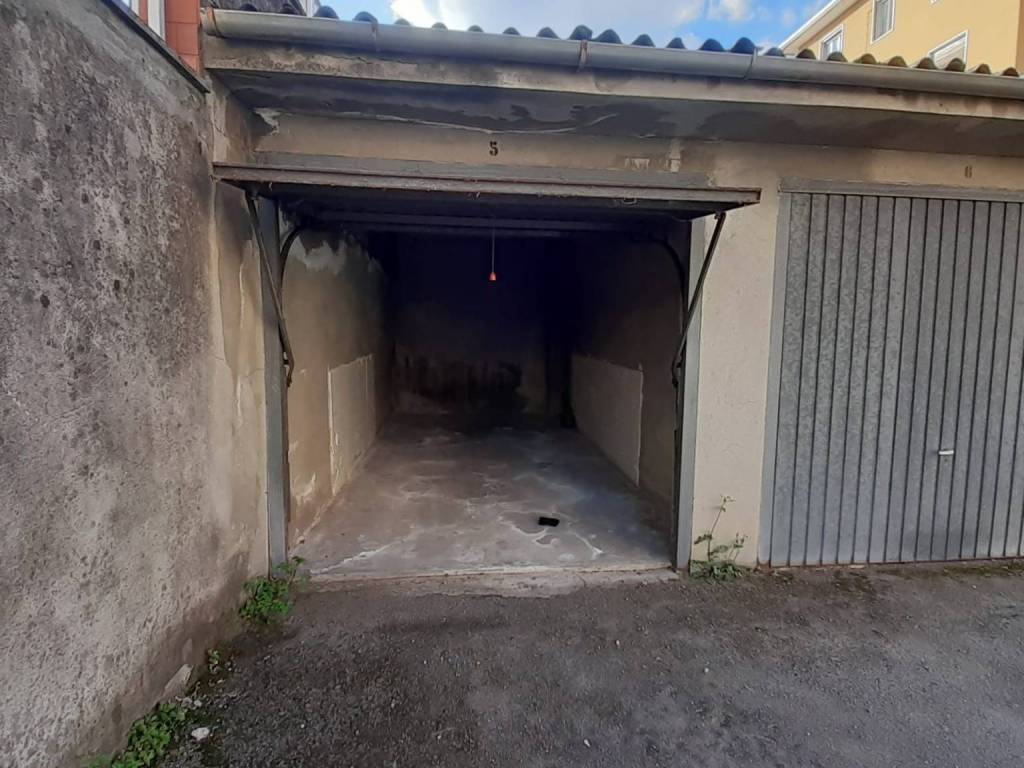 box auto in vendita a Vercelli in zona Corso Tanaro