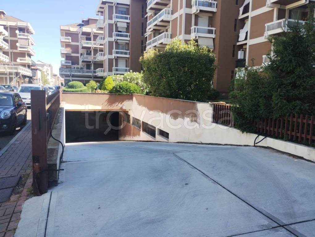 box auto in vendita a Vercelli