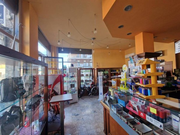negozio in vendita a Vercelli in zona Corso Tanaro