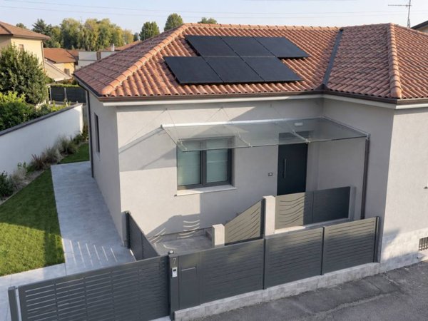 casa indipendente in vendita a Vercelli in zona Corso Tanaro