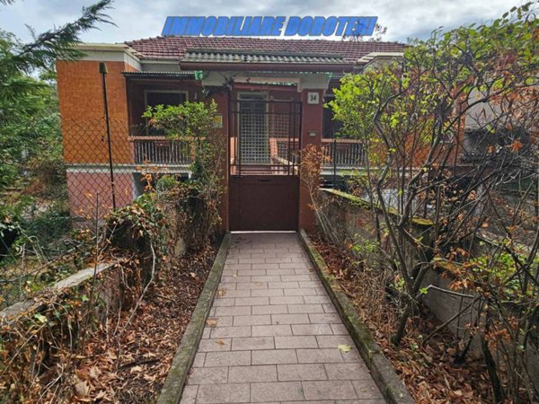 casa indipendente in vendita a Vercelli