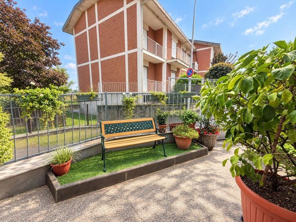 casa indipendente in vendita a Vercelli