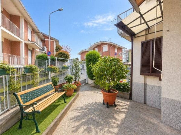 casa indipendente in vendita a Vercelli