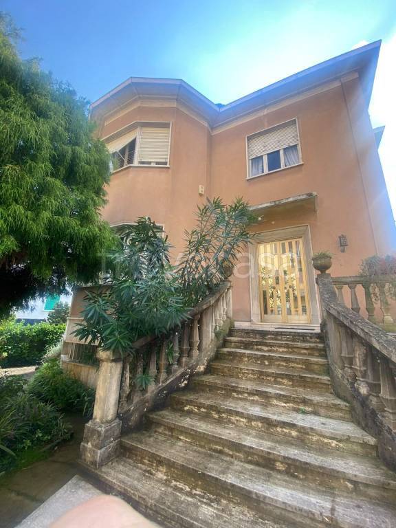 casa indipendente in vendita a Vercelli