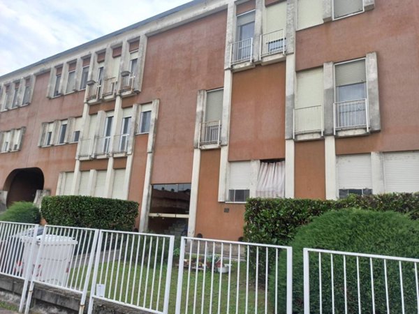appartamento in vendita a Vercelli in zona Corso Tanaro