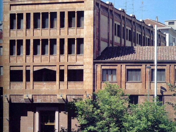 intera palazzina in vendita a Vercelli