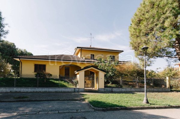 casa indipendente in vendita a Vercelli