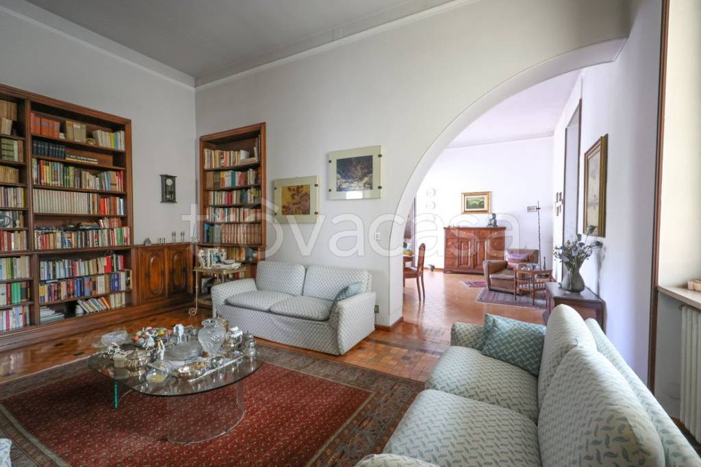 casa indipendente in vendita a Vercelli in zona Centro Città