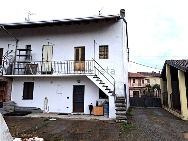 casa semindipendente in vendita a Villata